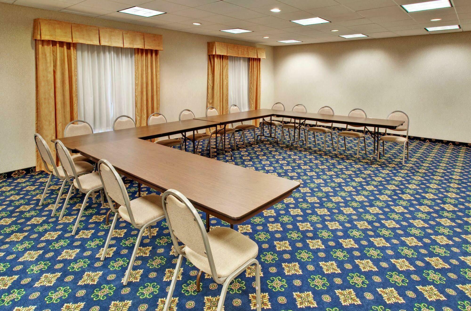 Holiday Inn Express & Suites - Dickinson By Ihg Einrichtungen foto